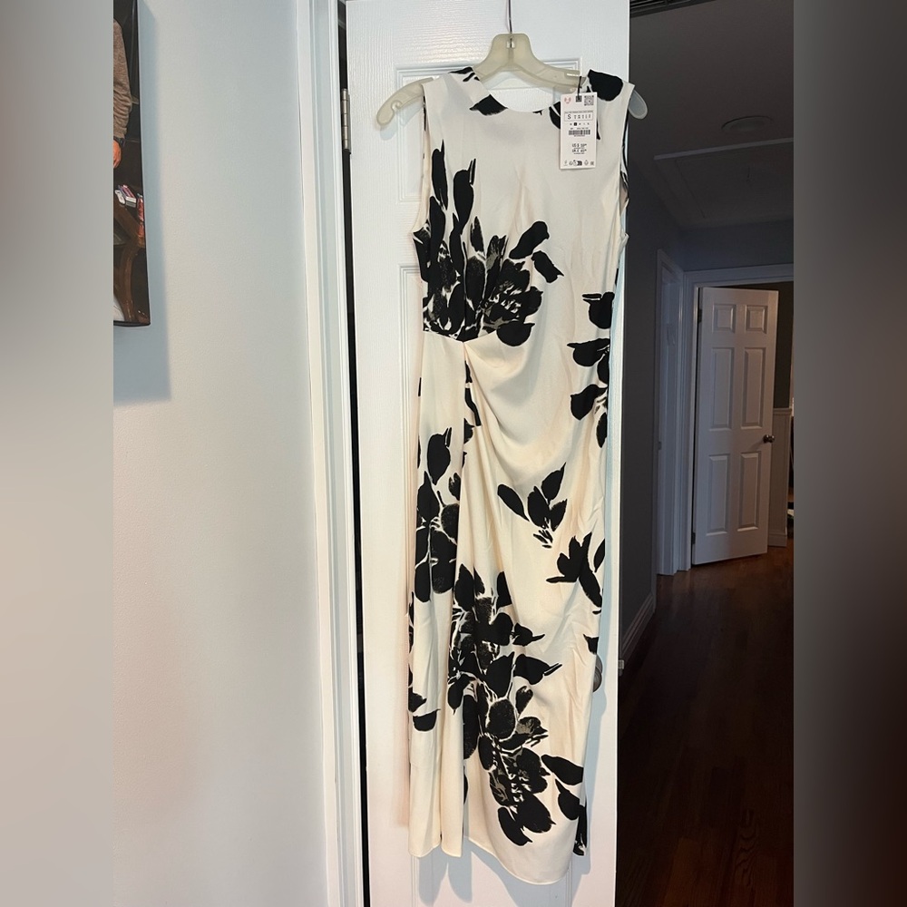 Zara Black and White One Shoulder Sheath Dress